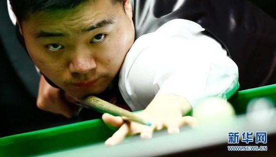 明星观礼阅兵：郑钦文肃穆，张雨霏落泪，武大靖张凯丽骄傲发文