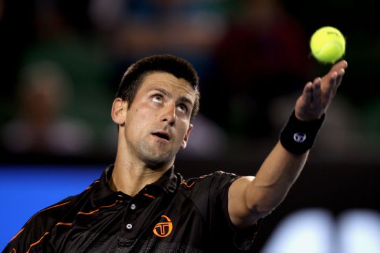 埃里克：我一直说我是中卫，但教练信任我踢各个位置是好事.