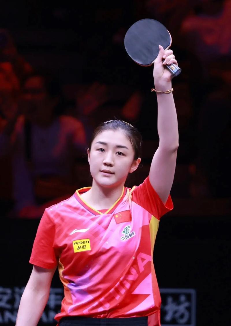 埃里克：我一直说我是中卫，但教练信任我踢各个位置是好事.